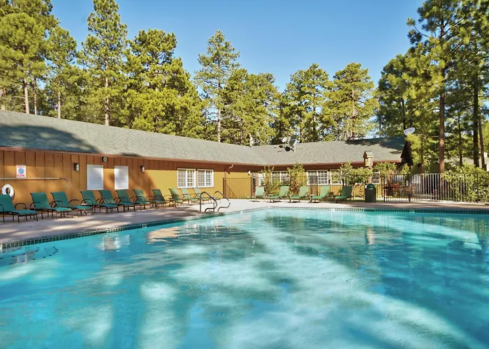 Wyndham Eight 8br Holiday home