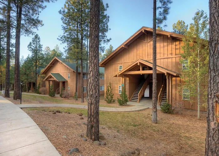 Wyndham Eight 8br Holiday home *