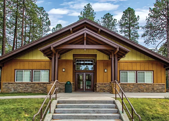 Wyndham Eight 8br Holiday home *